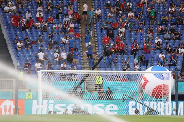 7m比分足球即时比分-神锋破荒,真核闪耀!意大利今夜无人入睡